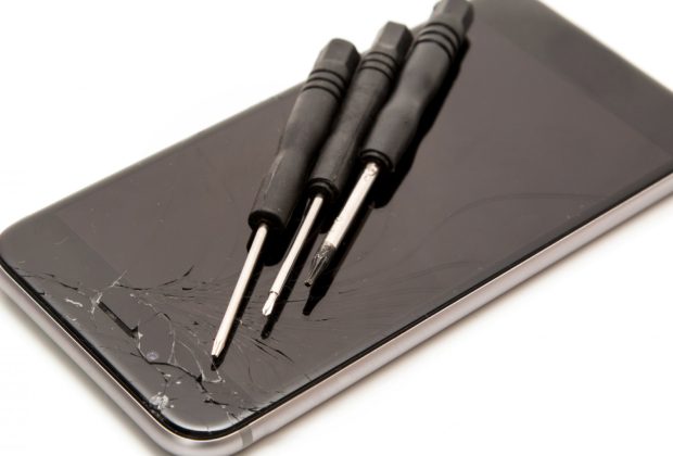 Écran de téléphone cassé : ne jetez pas, réparez !